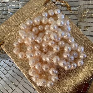 Elegant Pearl Necklace so pretty Talbots used once like new